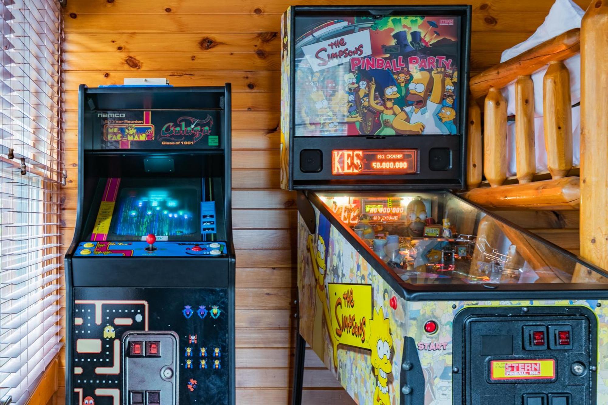Spacious Resort Log Cabin, Easy Drive, Hot Tub, Arcade Gameroom, Mountain Vibe 蓋特林堡 外观 照片