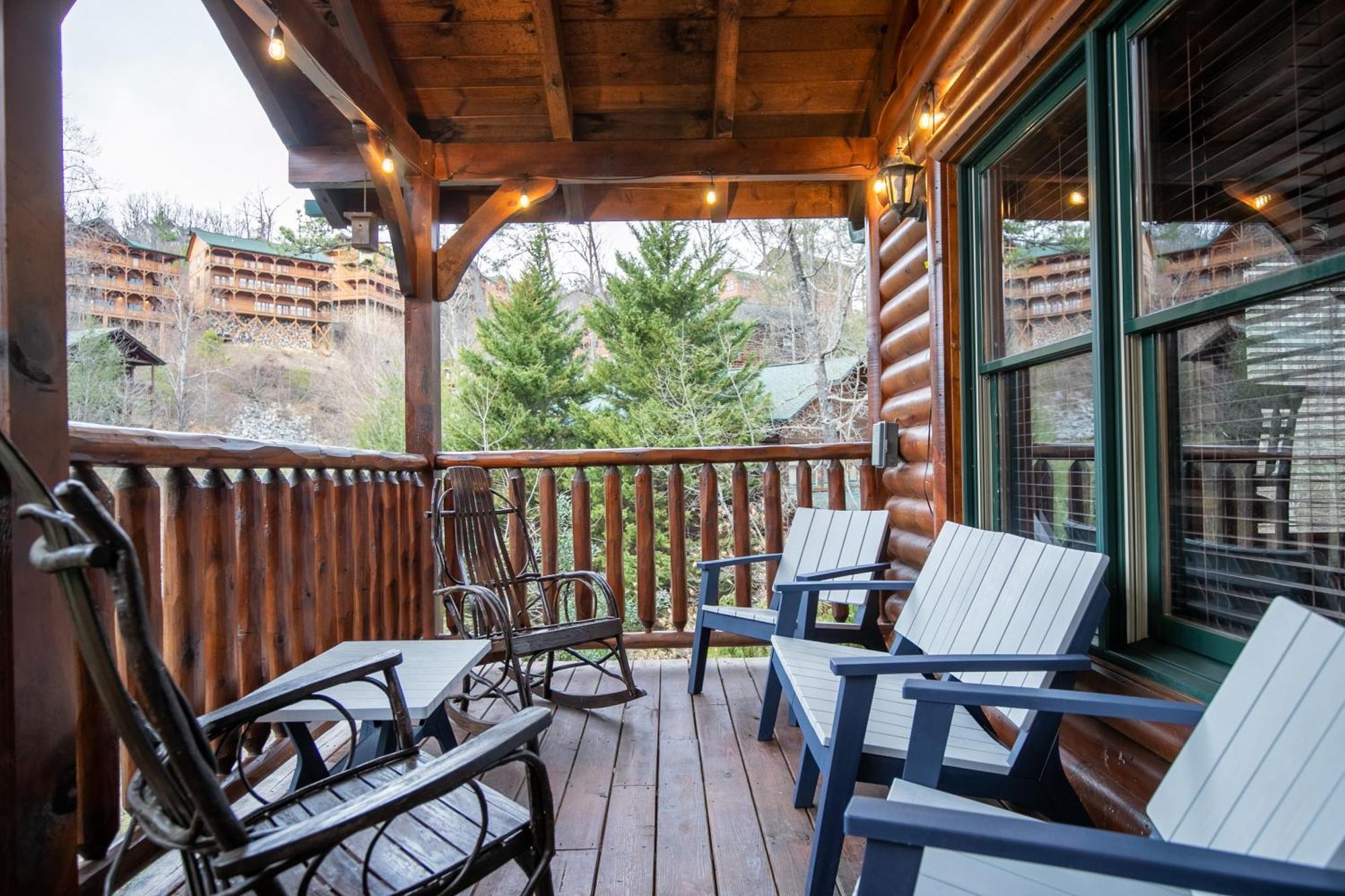 Spacious Resort Log Cabin, Easy Drive, Hot Tub, Arcade Gameroom, Mountain Vibe 蓋特林堡 外观 照片