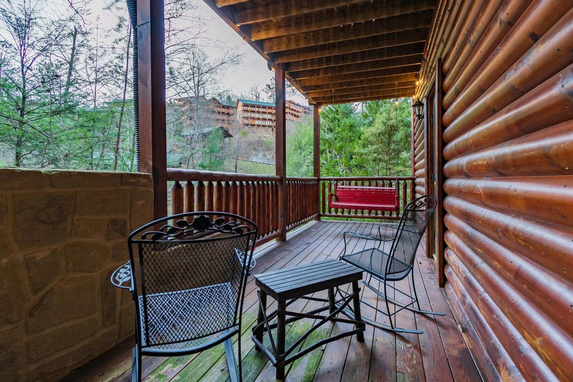 Spacious Resort Log Cabin, Easy Drive, Hot Tub, Arcade Gameroom, Mountain Vibe 蓋特林堡 外观 照片