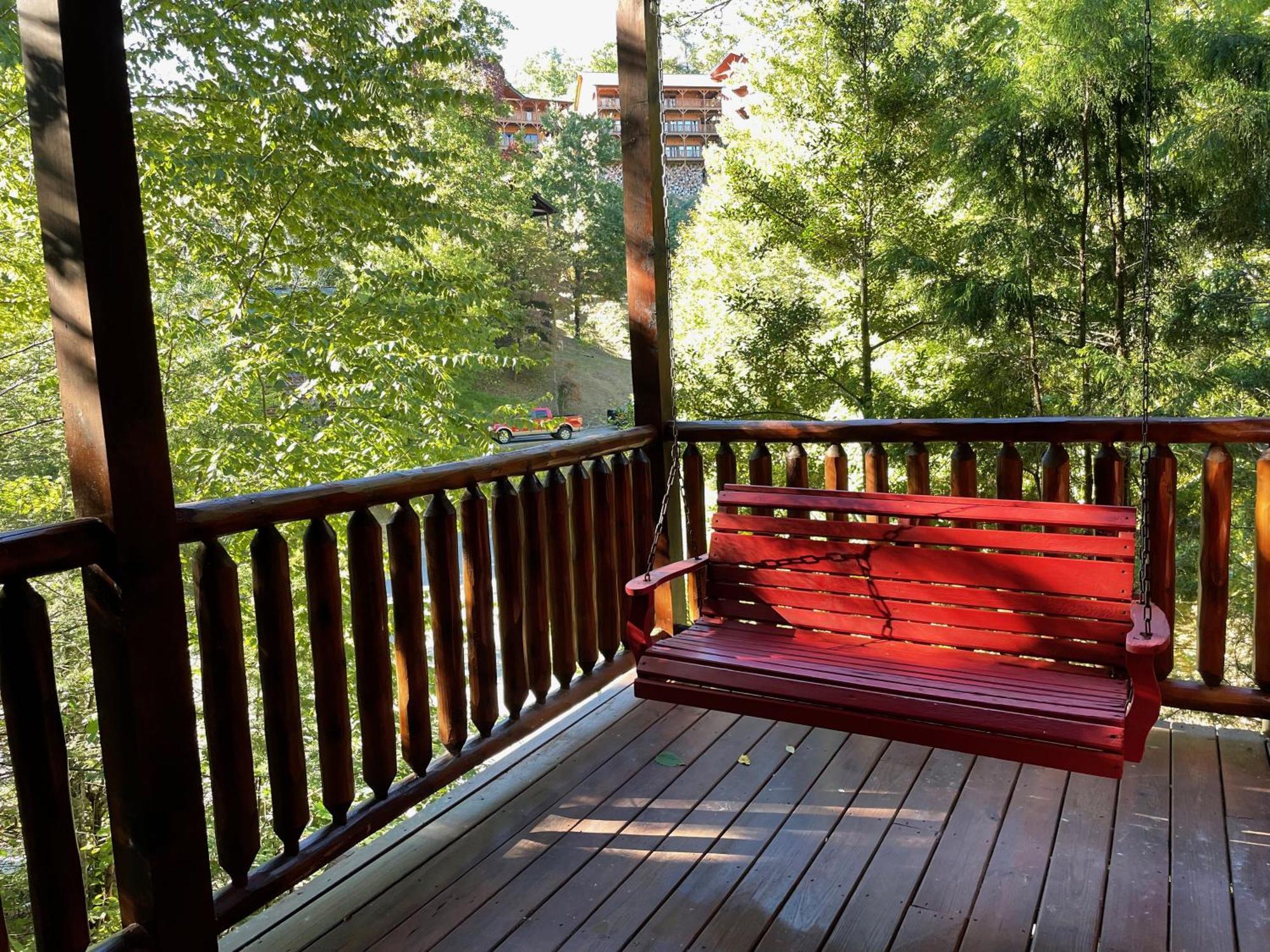 Spacious Resort Log Cabin, Easy Drive, Hot Tub, Arcade Gameroom, Mountain Vibe 蓋特林堡 外观 照片