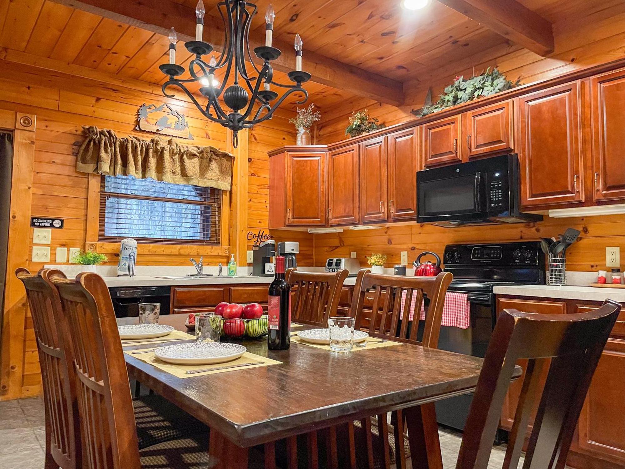Spacious Resort Log Cabin, Easy Drive, Hot Tub, Arcade Gameroom, Mountain Vibe 蓋特林堡 外观 照片