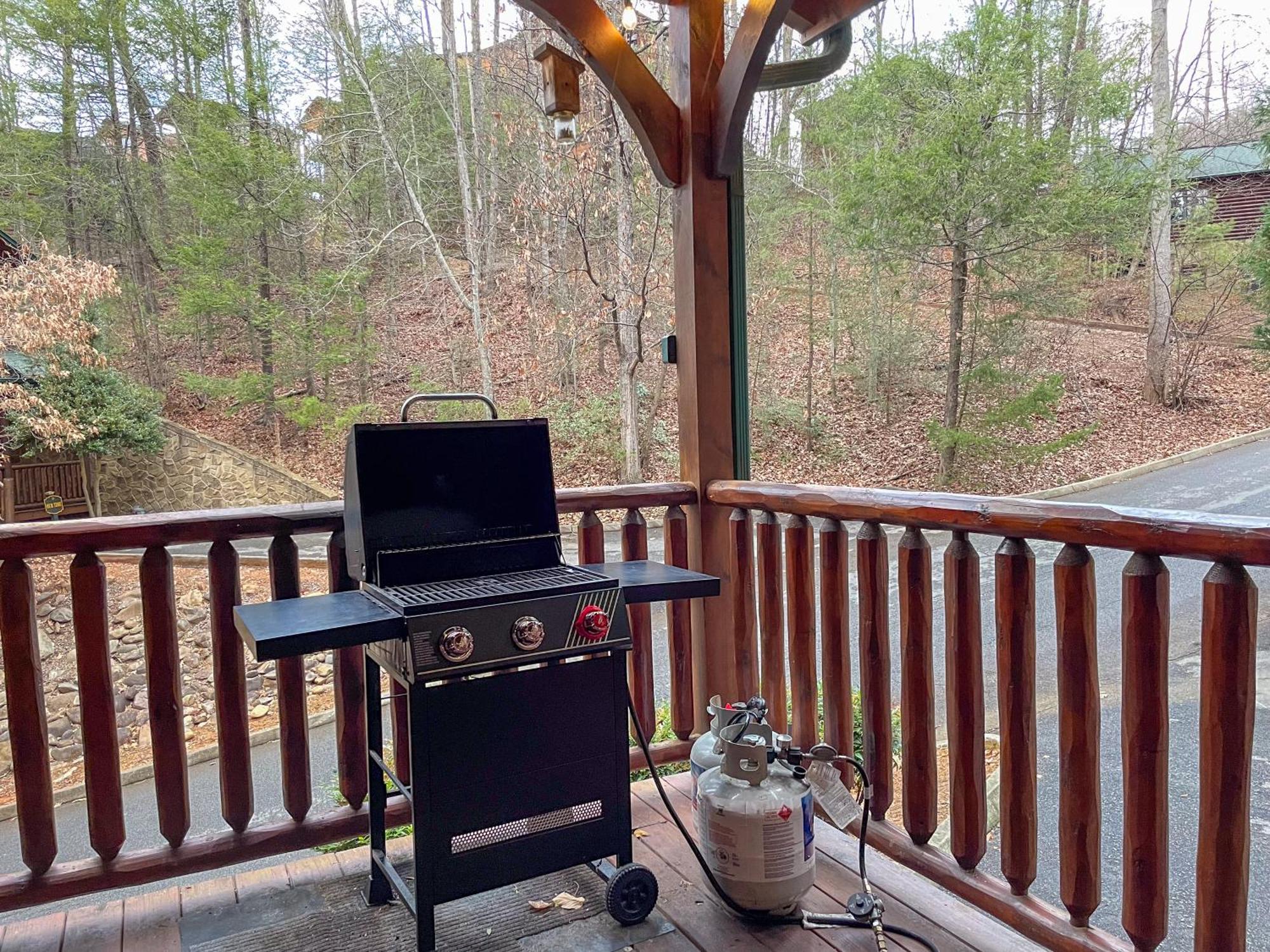 Spacious Resort Log Cabin, Easy Drive, Hot Tub, Arcade Gameroom, Mountain Vibe 蓋特林堡 外观 照片